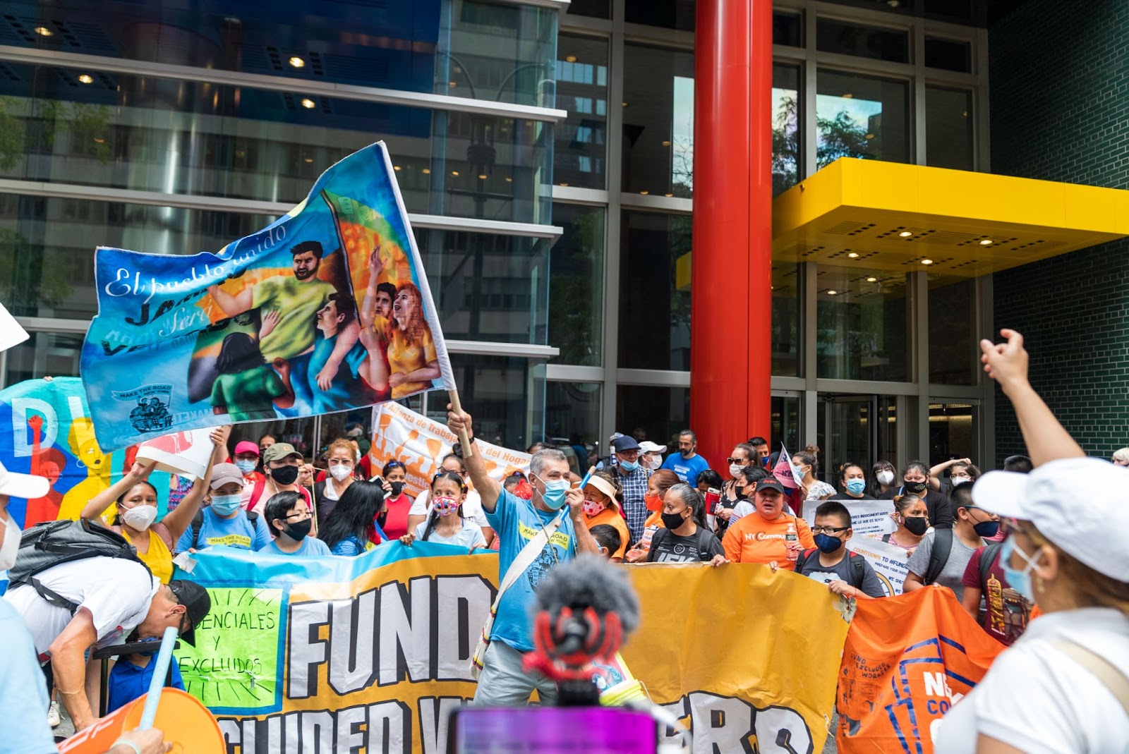 Immigration advocates, immigrants, and elected officials gathered in front of Gov. Andrew Cuomo’s office in the City to rally against the regulations for the Excluded Workers Fund (EWF).